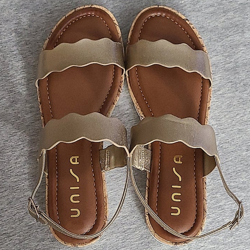 Women's Metallic Gold and White Sandal